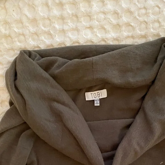 TOBI Off the Shoulder Bodycon Sweater Knit Dress - Picture 8 of 10